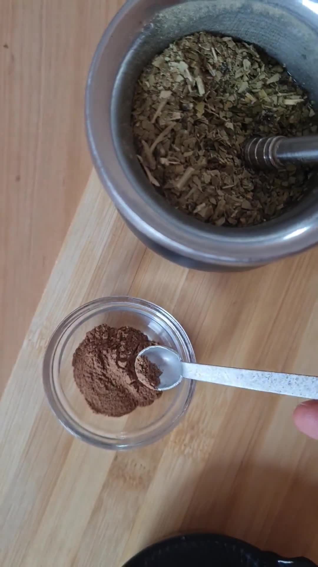 Foto del paso 2 de la receta: Mate "endulzado" con canela🧉🌸