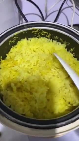 Foto langkah ke 2 dari resep 25. Nasi Kuning Super Praktis.