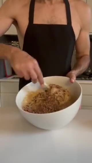 A picture of step 5 of Hummingbird Cake.
