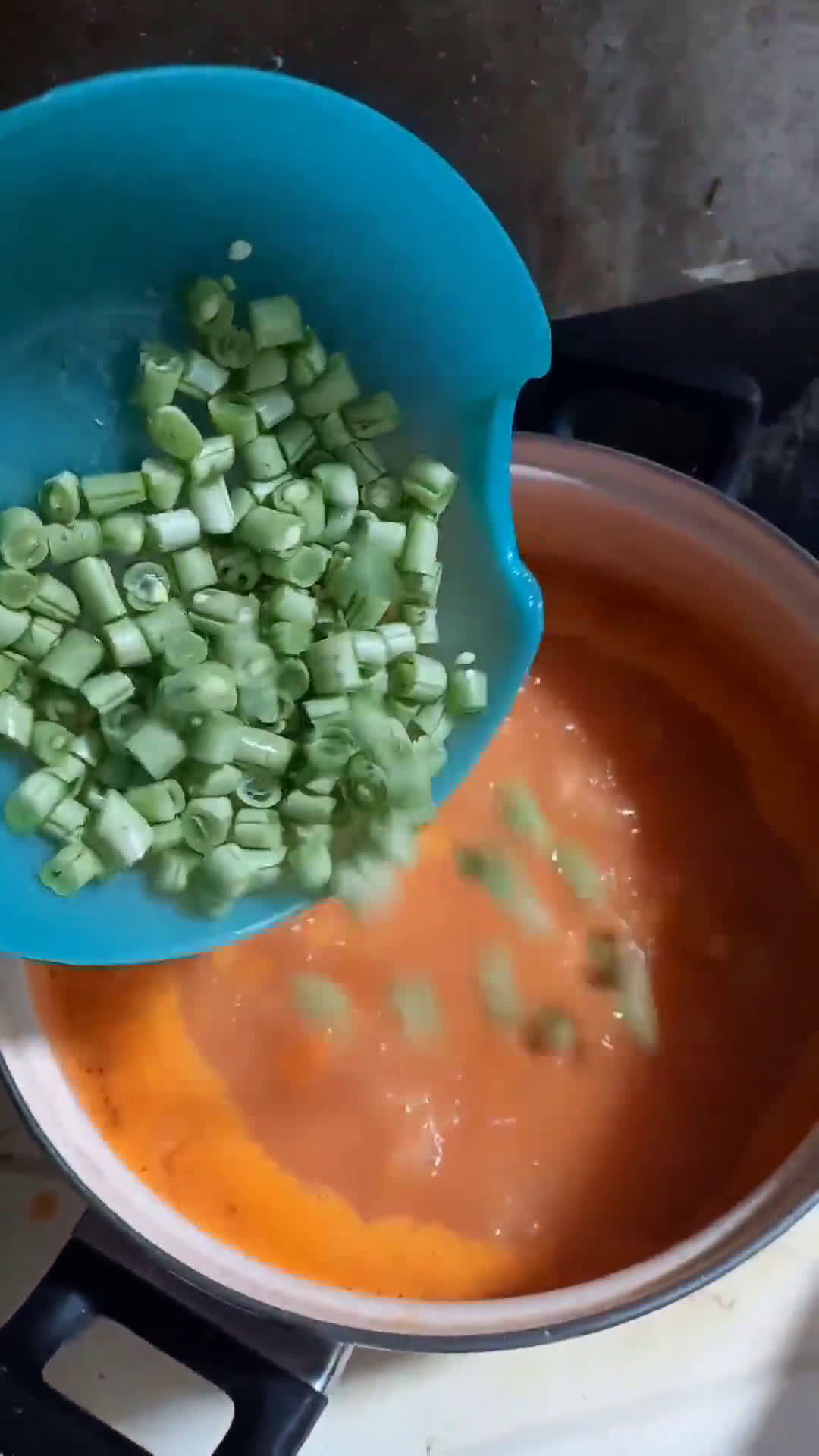 Foto langkah ke 5 dari resep Sop Merah tanpa saus tomat.