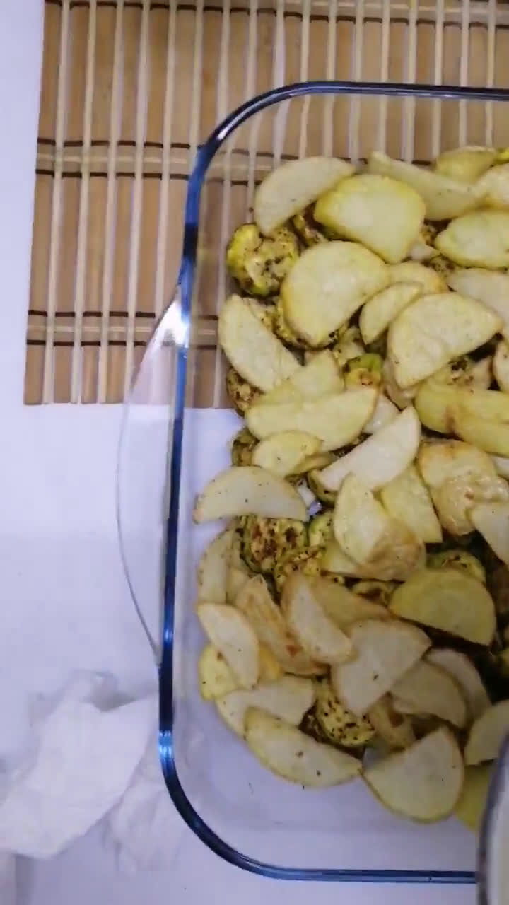 صورة لخطوة 4 من وصفة صينية كوسه وبطاطس بصوص الجبن🧀