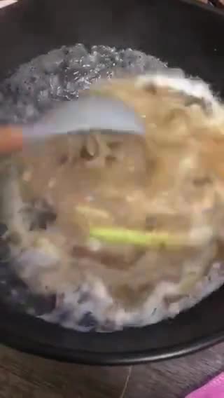 Gambar langkah 8 resipi Begedil Kentang untuk Soto.
