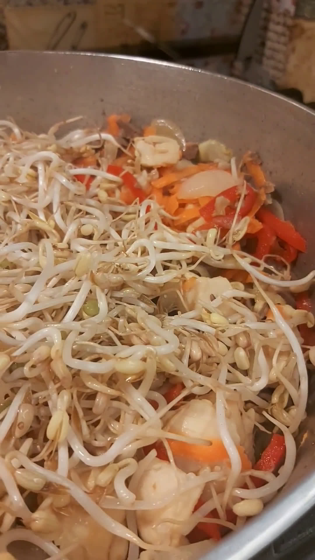Foto del paso 7 de la receta: Salteado de mollejas, pollo y verduras