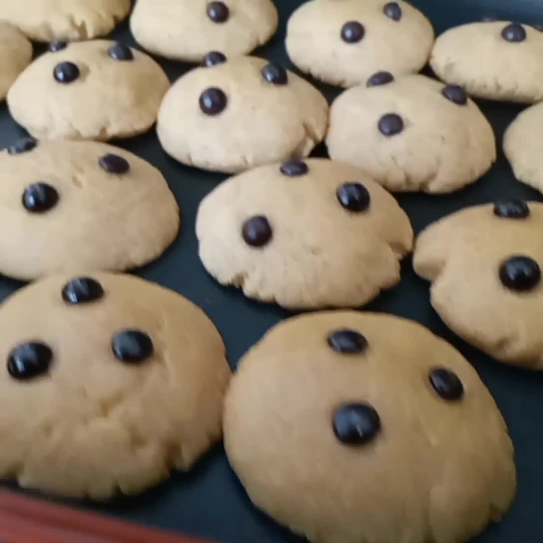 Foto langkah ke 5 dari resep Chocolate Tea Cookies.