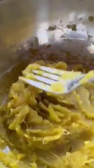 Foto langkah ke 2 dari resep Waffle ubi madu.