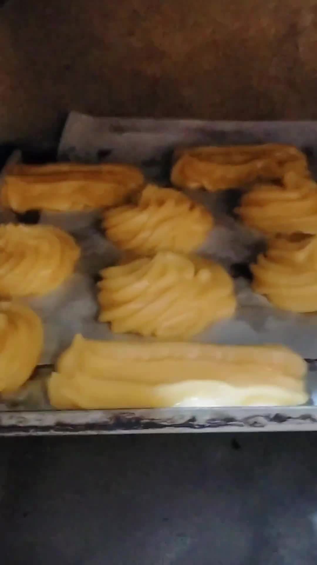 Foto langkah ke 10 dari resep Kue Soes Vla Salted Egg.