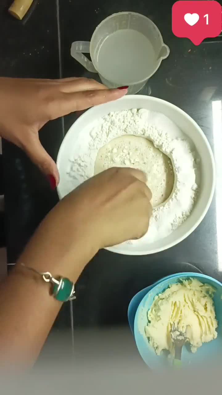 Foto del paso 2 de la receta: Pan casero tipo hojaldre en video😍