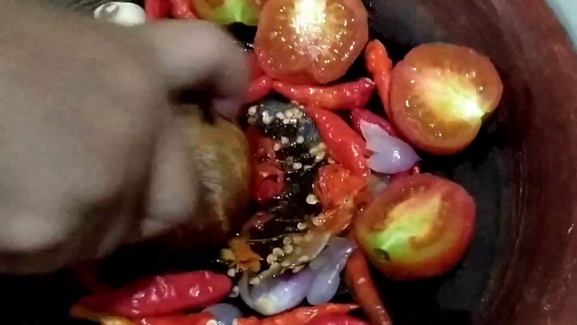 Foto langkah ke 3 dari resep Plecing kangkung segar tanpa minyak.