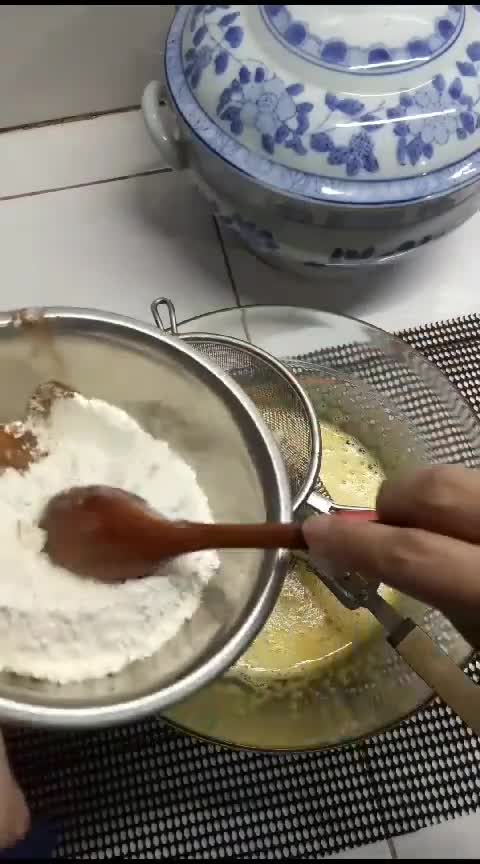 Foto langkah ke 3 dari resep Oenbitjkoek Chiffon Cake.