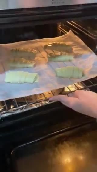 Foto del paso 3 de la receta: Croissant relleno de chocolate blanco y Oreo