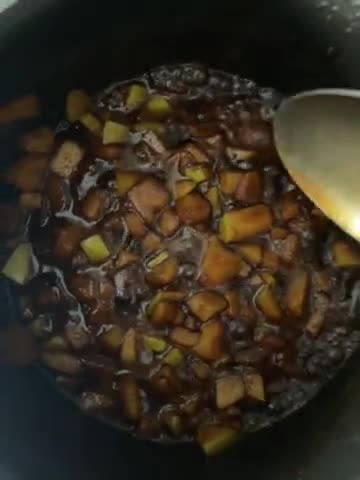 صورة لخطوة 3 من وصفة كب فطيره التفاح بطريقه سهله🥧🍏