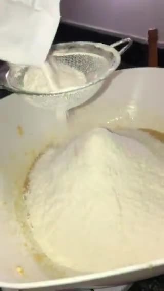 Foto del paso 2 de la receta: Crumbl cookies 👩‍🍳🍪