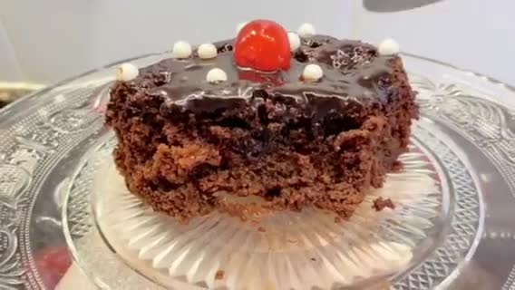 Foto del paso 13 de la receta: Tarta de chocolate muy húmeda con cobertura cremosa