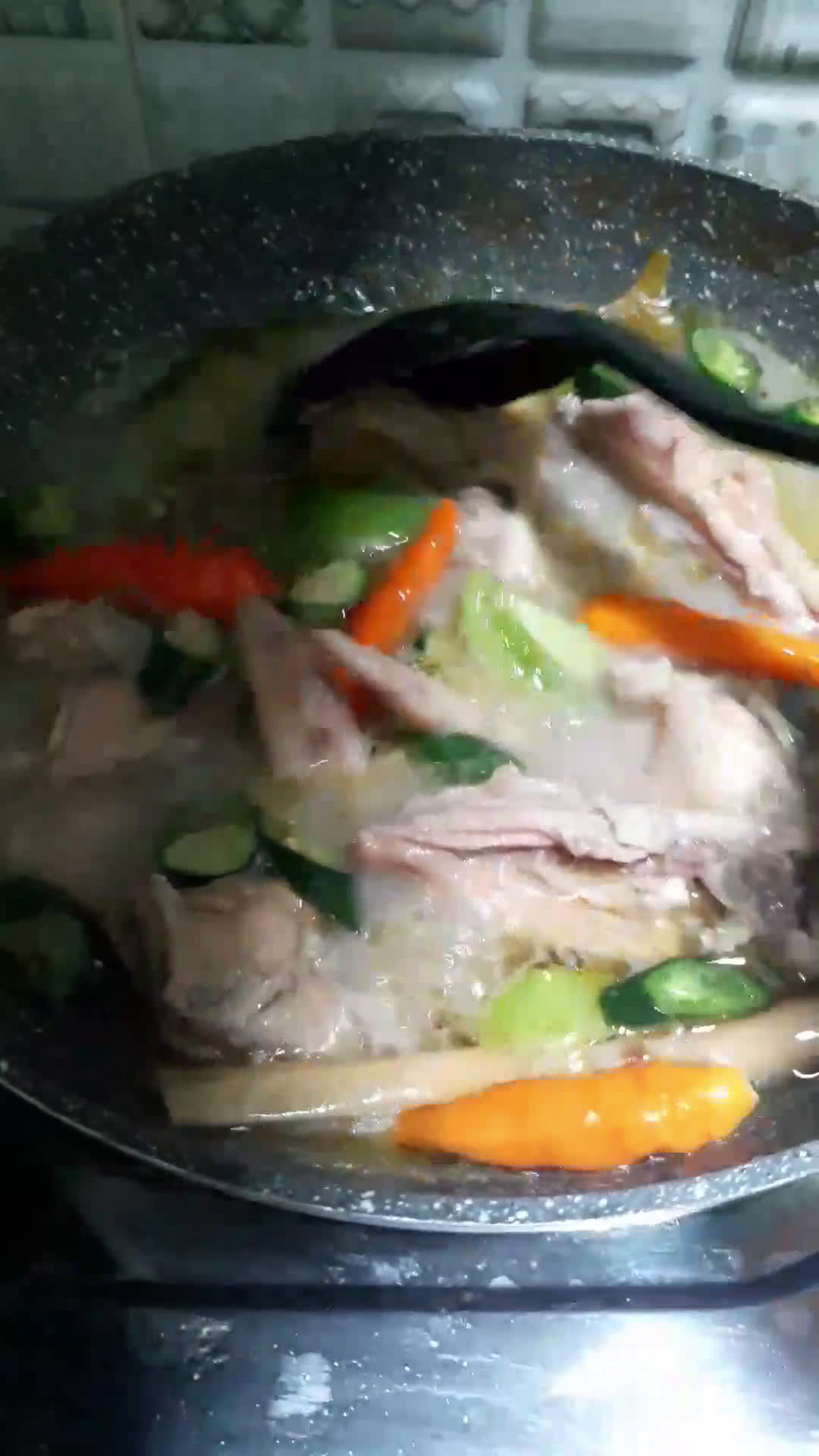 Foto langkah ke 4 dari resep Garang Asem Ayam.