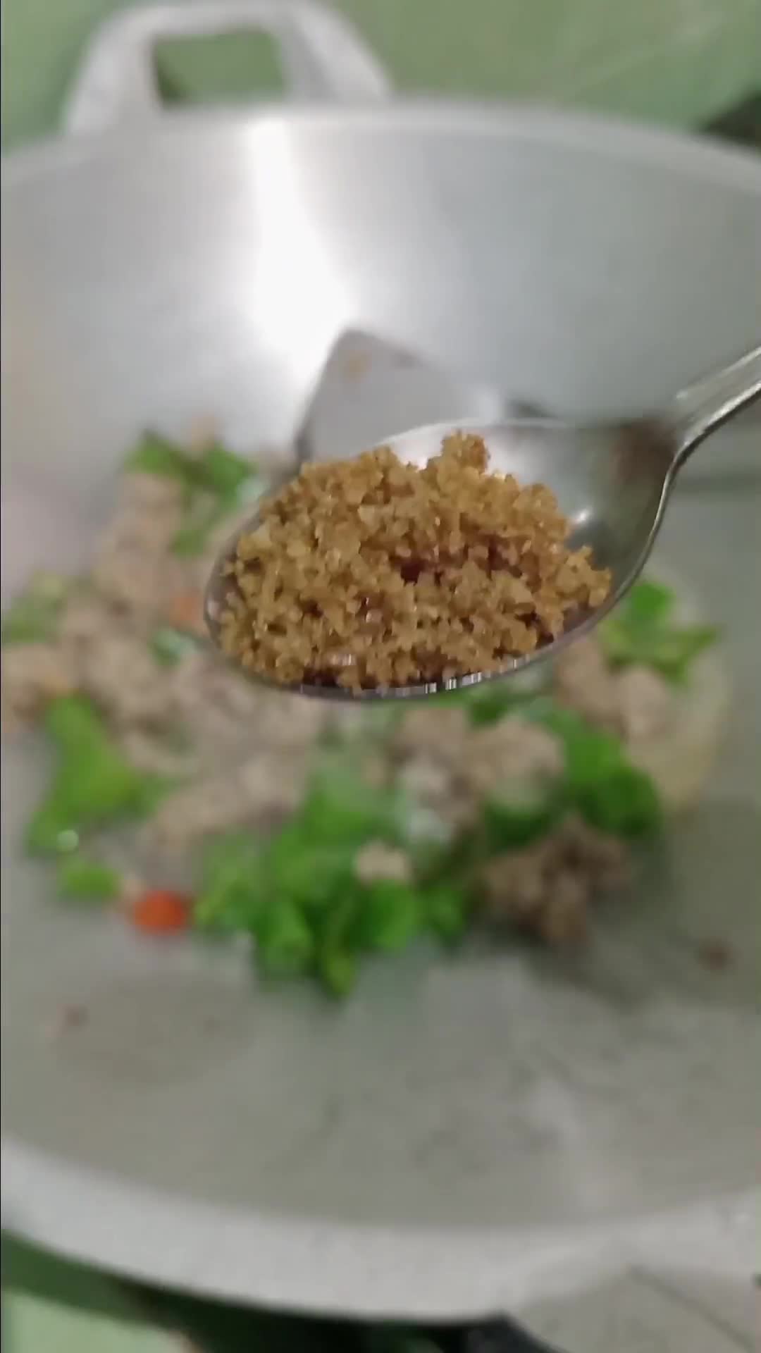 Foto langkah ke 4 dari resep Tumis Tempe Kacang Bunga Bawang.