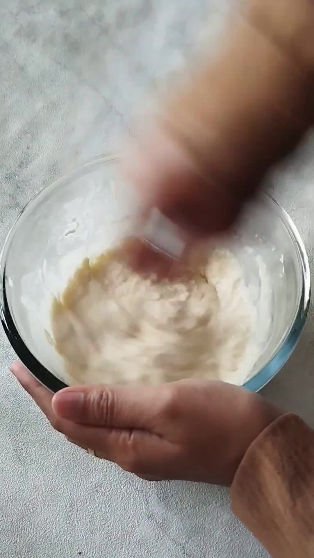 Foto langkah ke 1 dari resep Risoles Pisang Coklat Keju Segitiga.