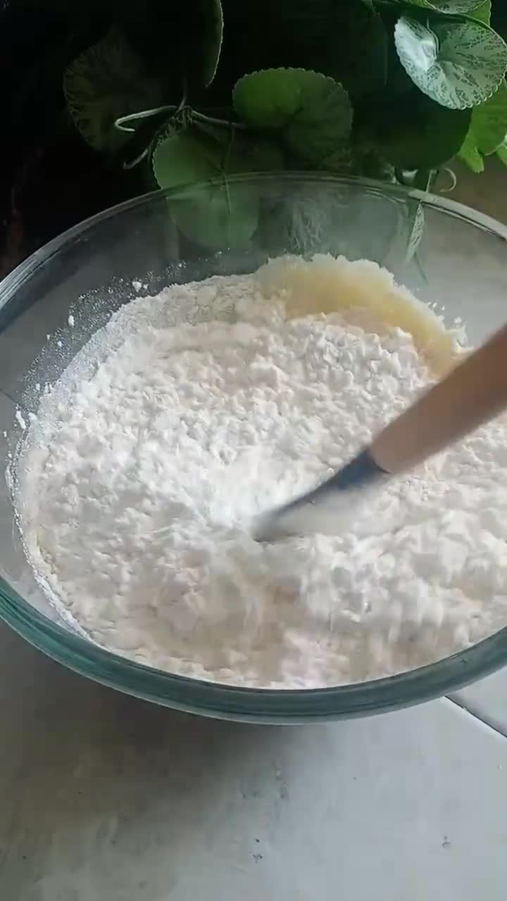 Gambar langkah 3 resipi Kek Pisang Coklat.