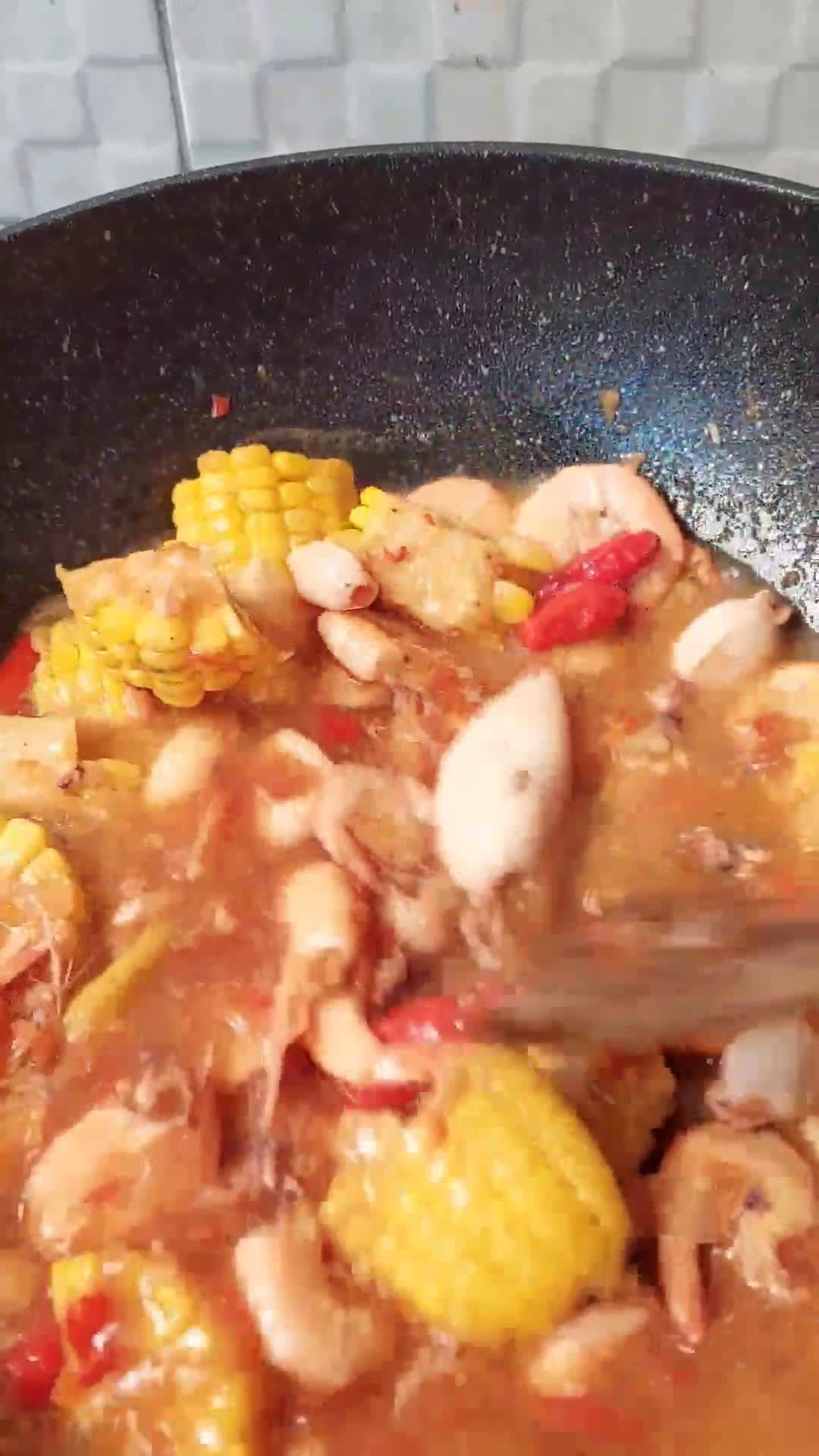 Foto langkah ke 4 dari resep Seafood Saus Asam Manis.