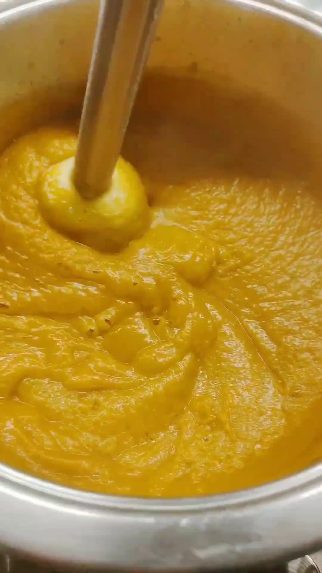Foto del passaggio 3 della ricetta Vellutata alla zucca e castagne