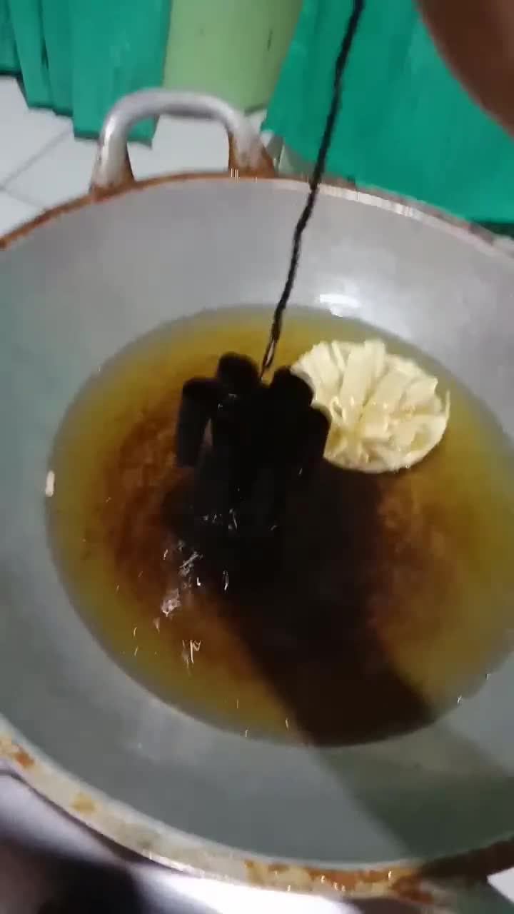 Foto langkah ke 5 dari resep Kembang Goyang.
