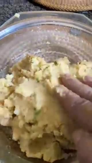 ख़स्ता आलू कचौड़ी(khasta aloo kachodi recipe in hindi) रेसिपी चरण 5 फोटो