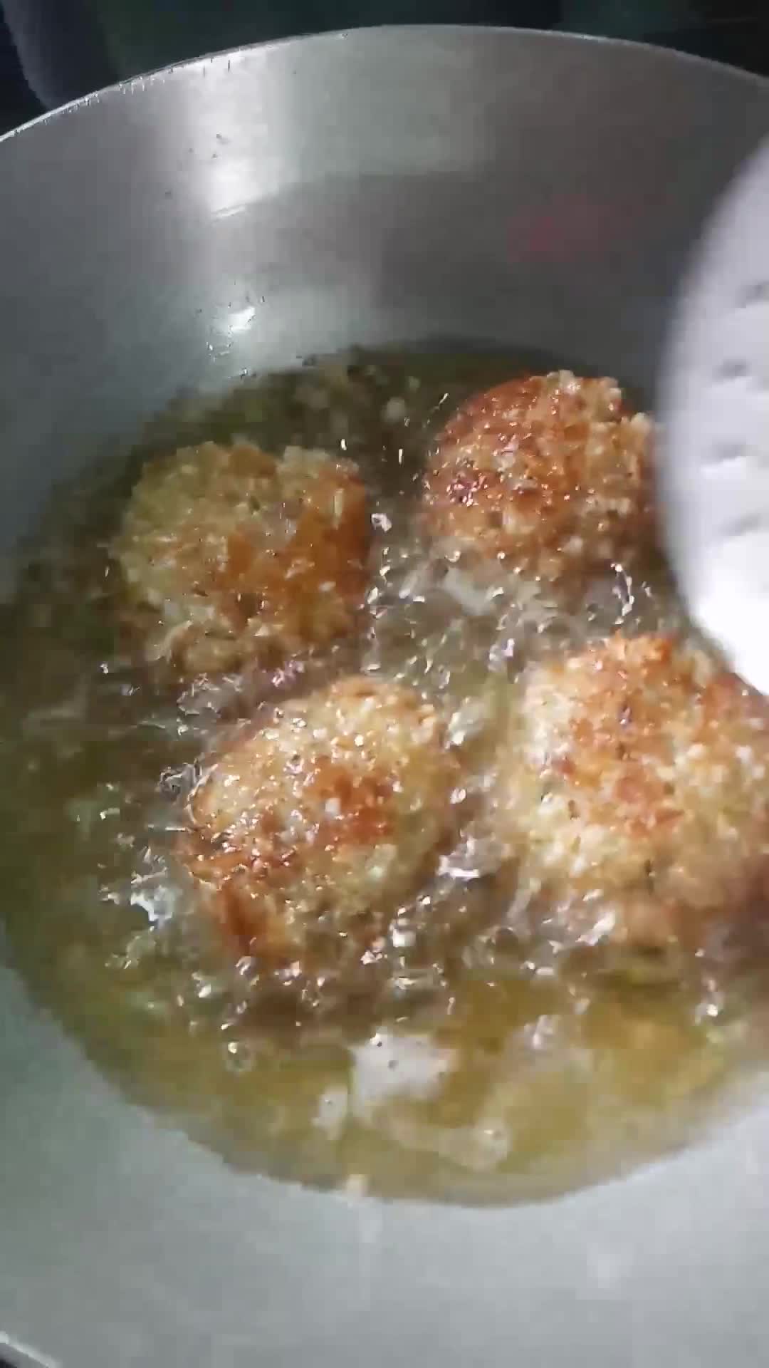 साबुदाणा वडा विद नारियल चटणी (Sabudana Vada Nariyal Chutney Recipe In Marathi) रेसिपी स्टेप 6 फोटो 