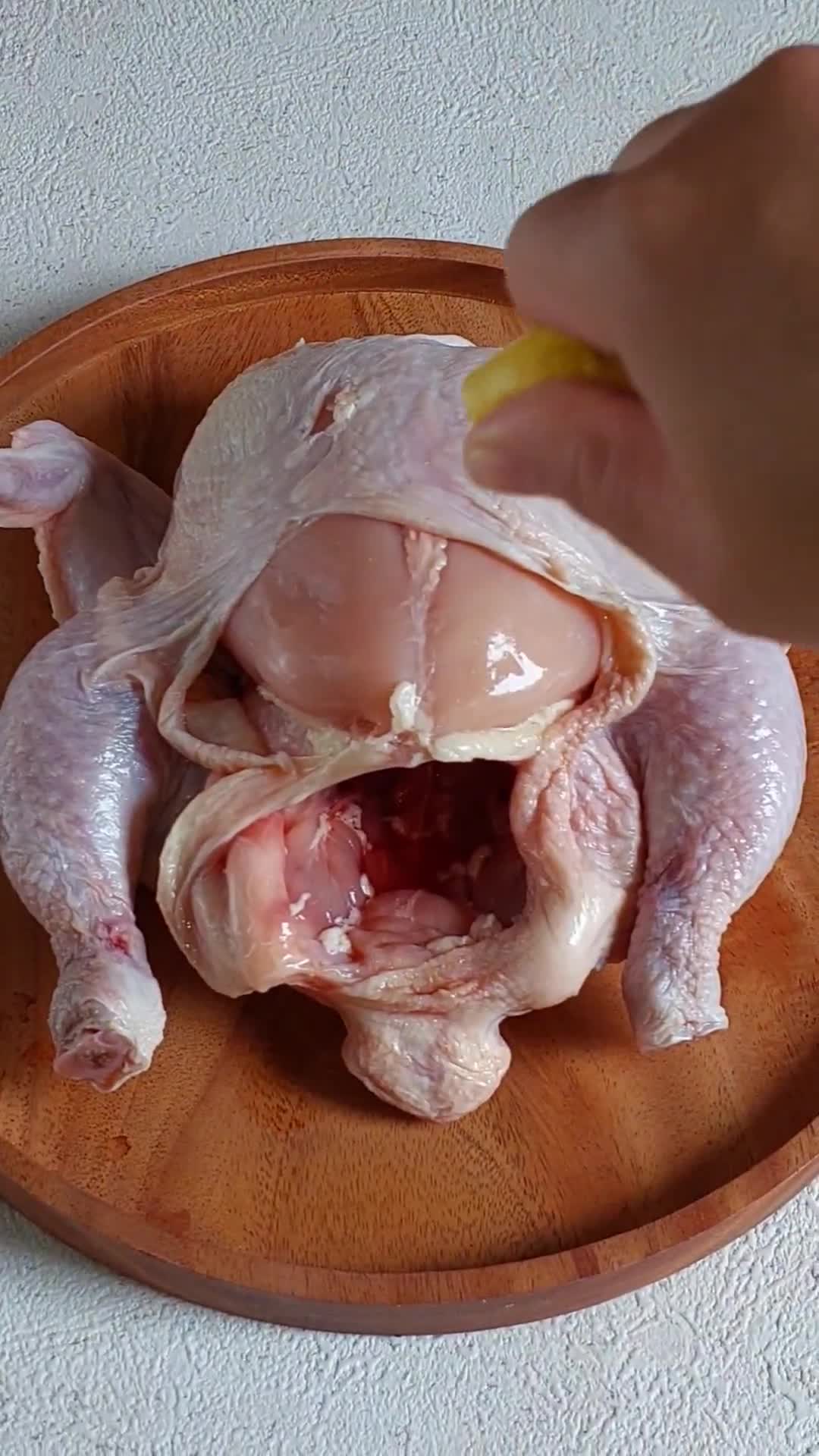 Foto langkah ke 1 dari resep Roasted Chicken Rosemary.