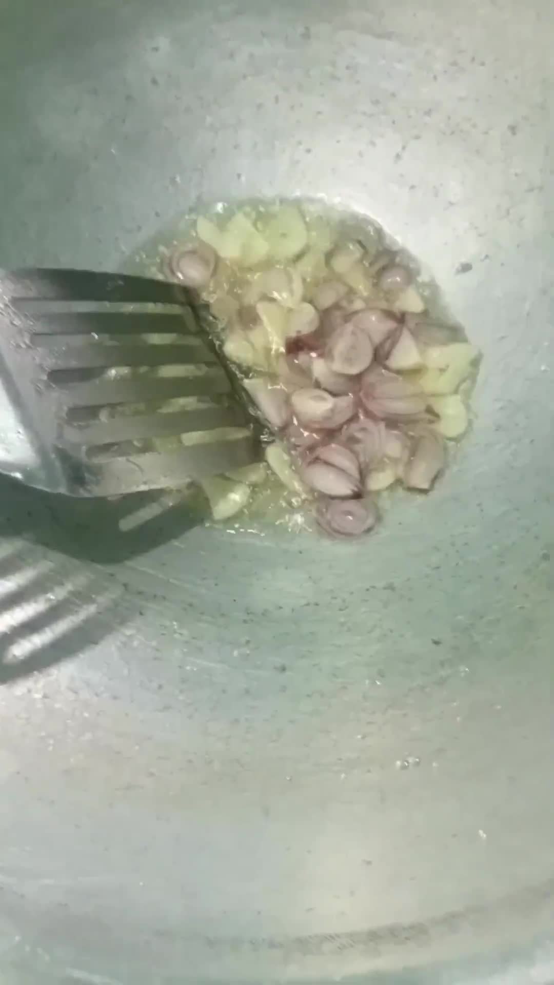 Foto langkah ke 2 dari resep Tumis Jagung Muda Rempela Hati.