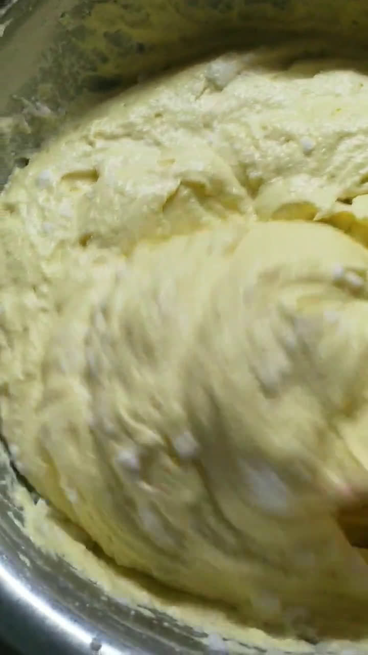 Foto langkah ke 4 dari resep Marmer Cake Law Thomas.