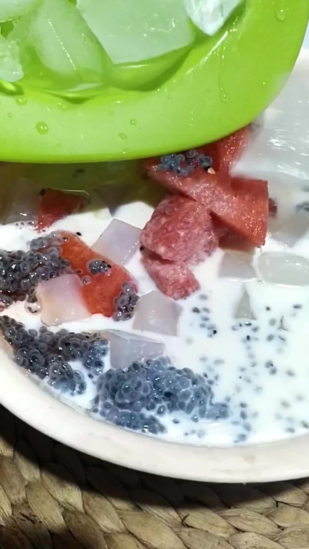 Foto langkah ke 3 dari resep Es Semangka.
