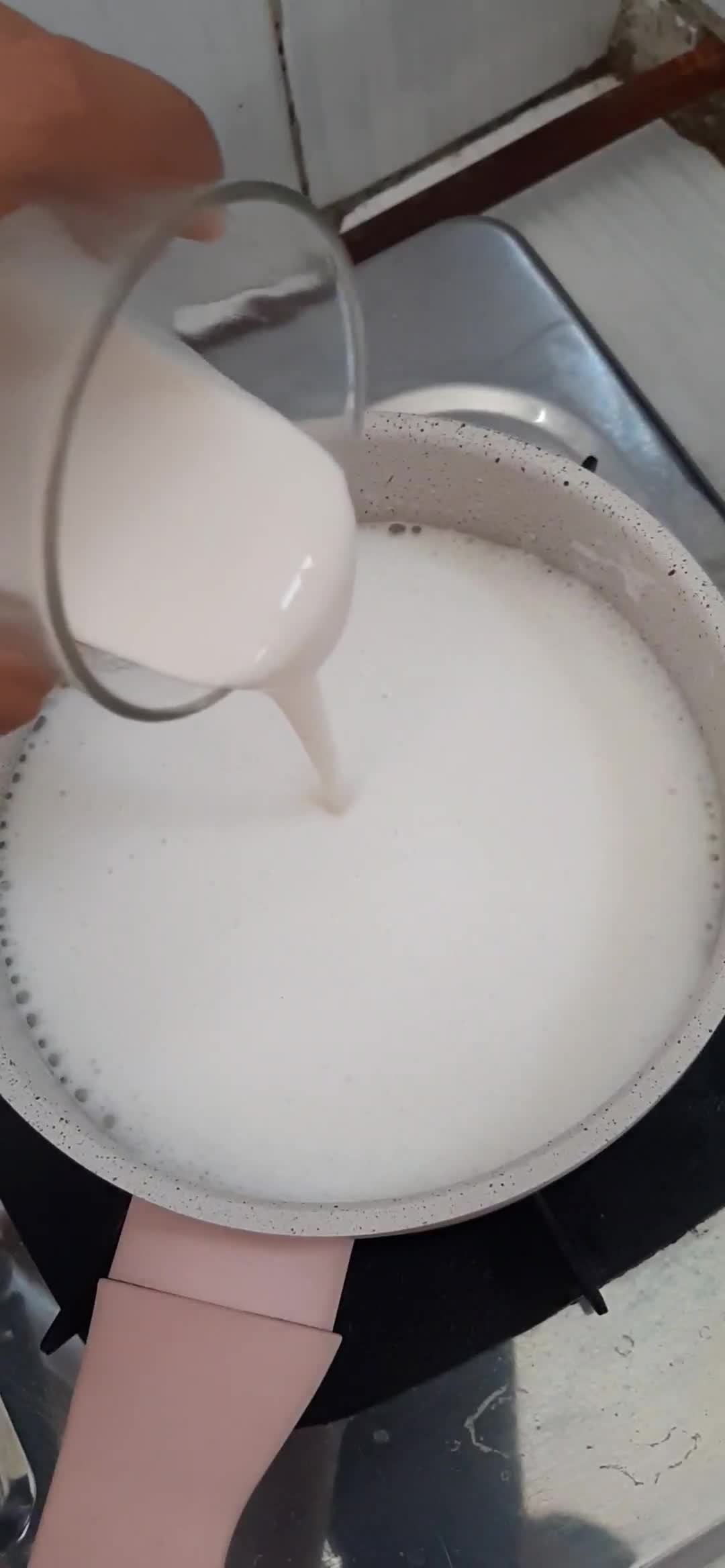 Foto langkah ke 5 dari resep Bubur Sumsum Vla Susu.