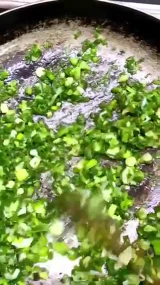 صورة لخطوة 1 من وصفة برك سهل بعجينة الجلاش لذيذ جداً