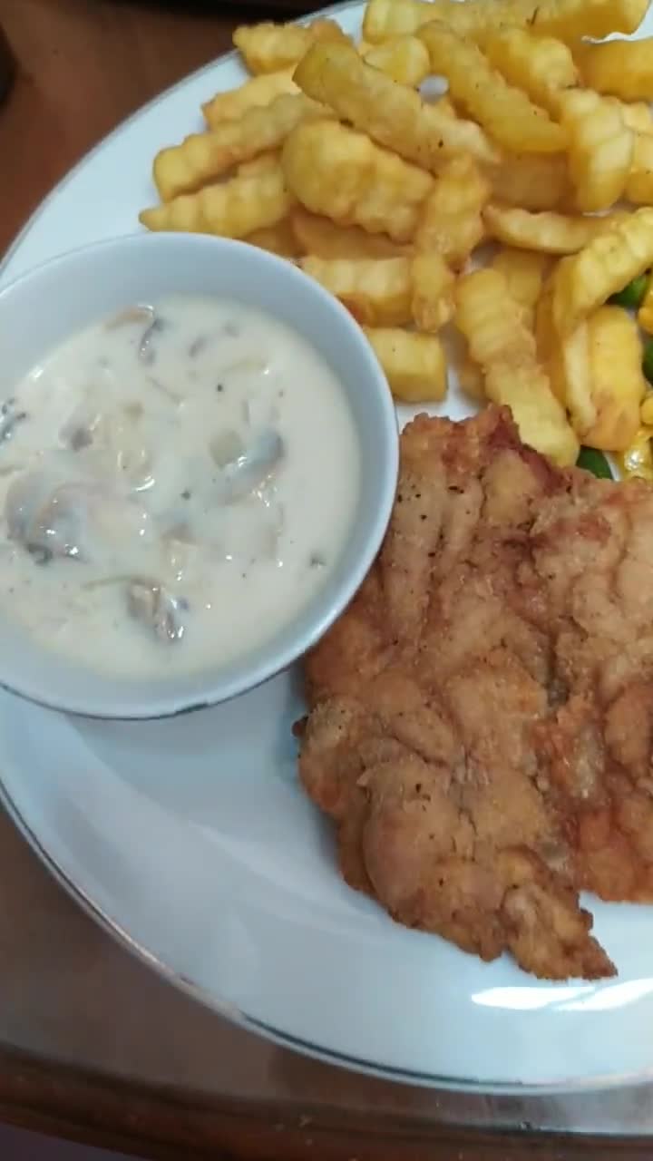 Foto langkah ke 10 dari resep Steak Ayam Saus Jamur.