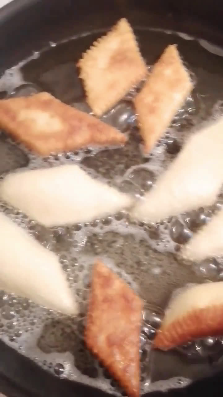 Une image de l'étape 4 de Oreillettes provençales.