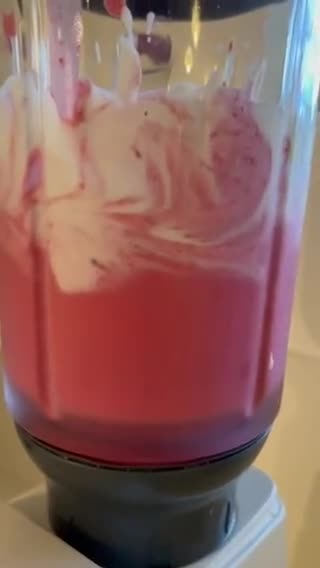 Foto del paso 3 de la receta: Helado de frambuesas, yogur y sirope de arce