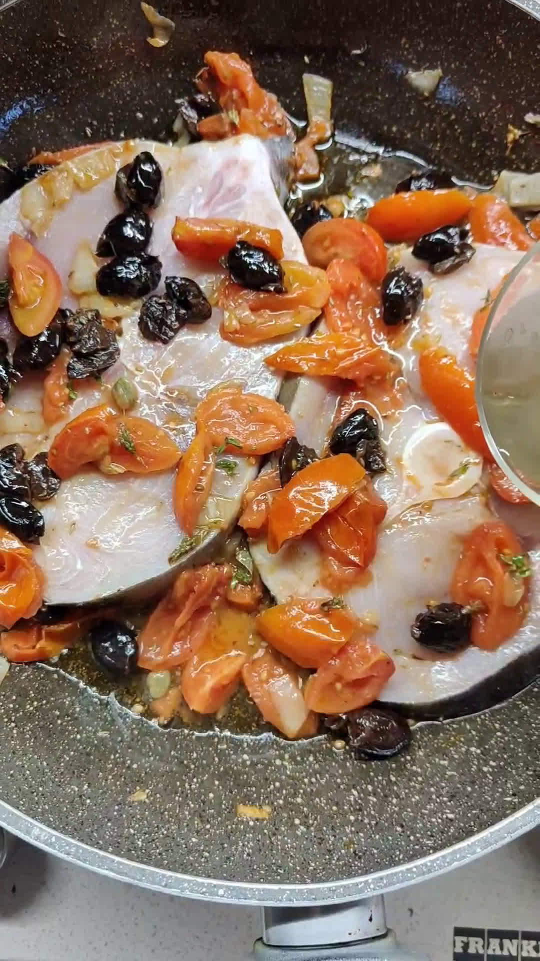 Foto del passaggio 4 della ricetta Pesce spada alla siciliana