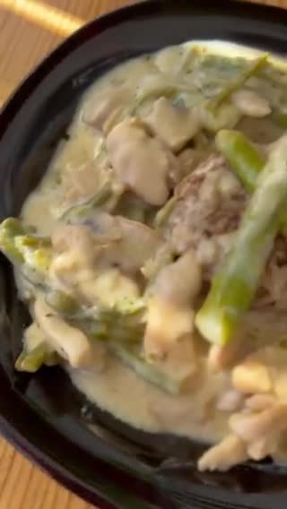 Foto del paso 5 de la receta: Pollo cremoso con espárragos