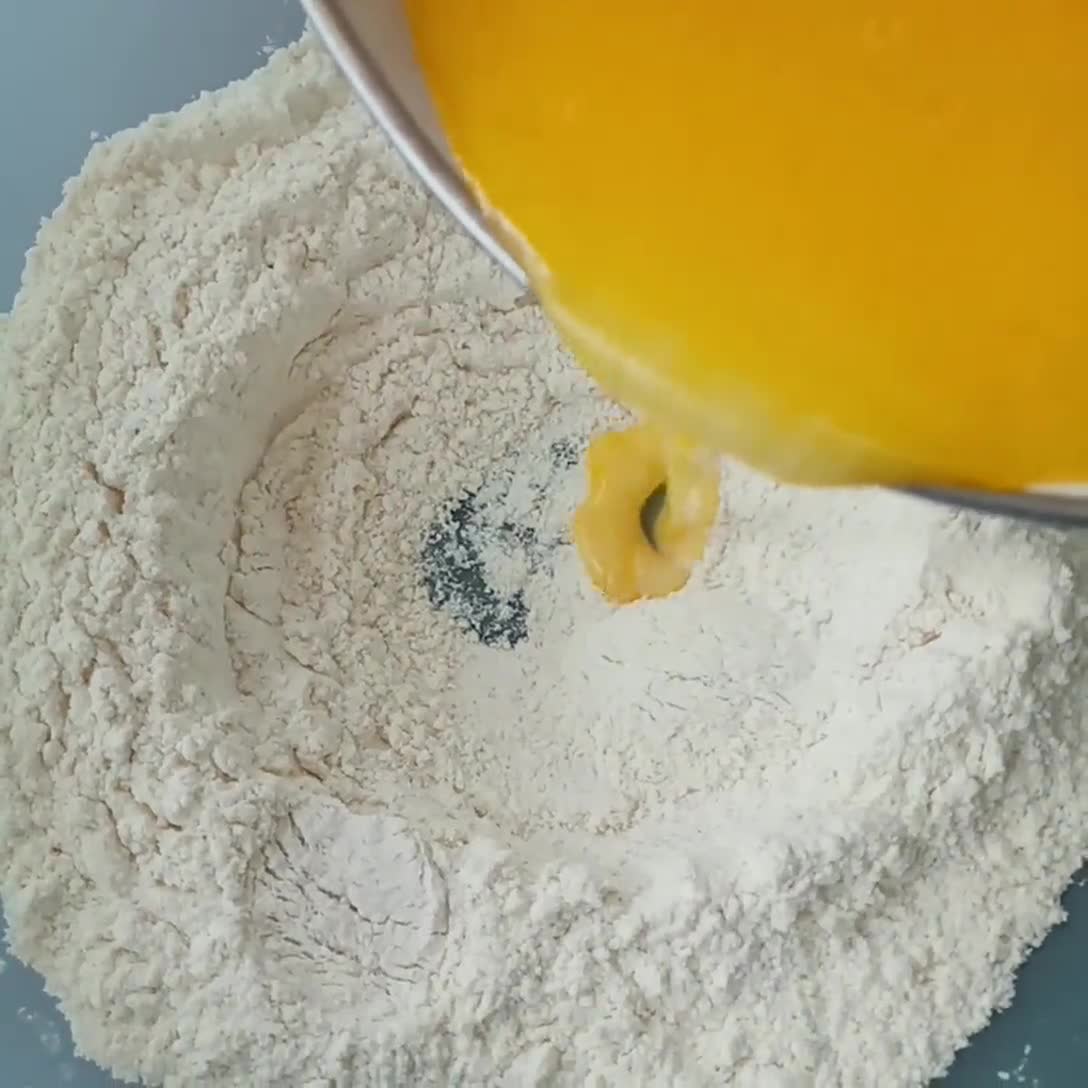 Foto langkah ke 2 dari resep Oliebollen (Dutch Beignet).