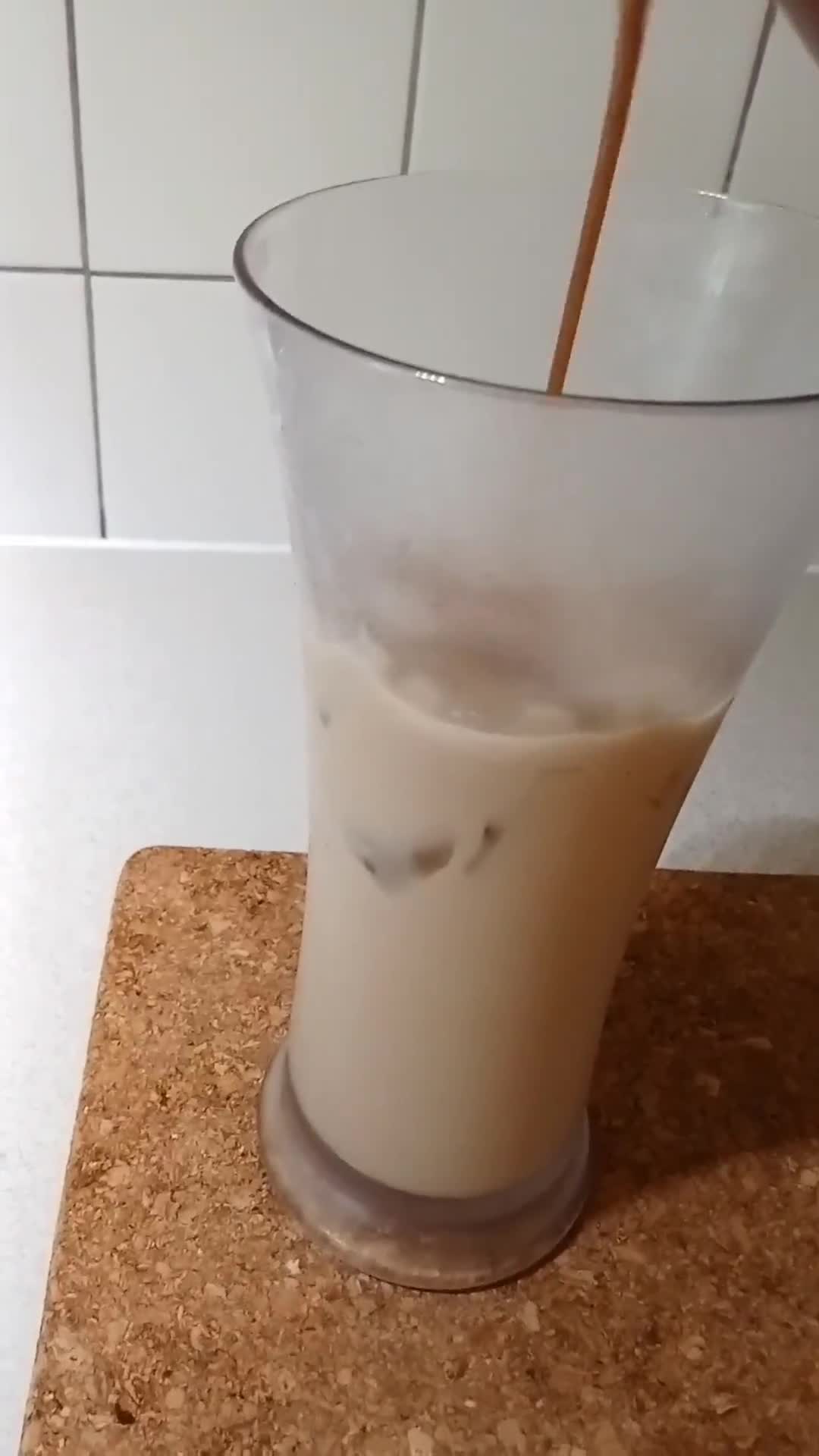 Foto langkah ke 2 dari resep 581. Mocca Float.