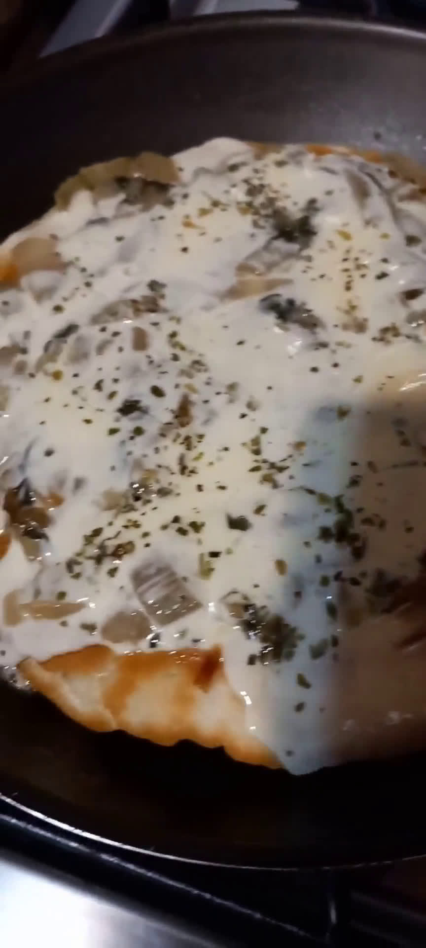 Foto del paso 7 de la receta: 🍕pizza rellena fácil 🍕🥳🤤 (en Sartén)🍳