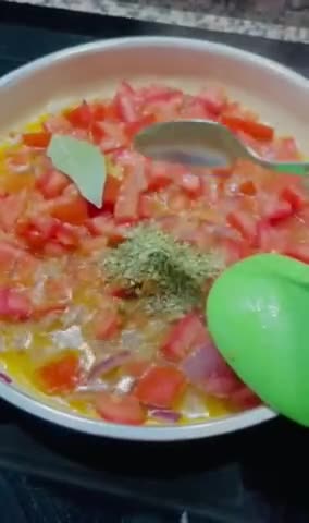 Foto del paso 4 de la receta: Fessolets con tomate y queso feta en cecofry con huevo frito 🍅 🧀 🍳