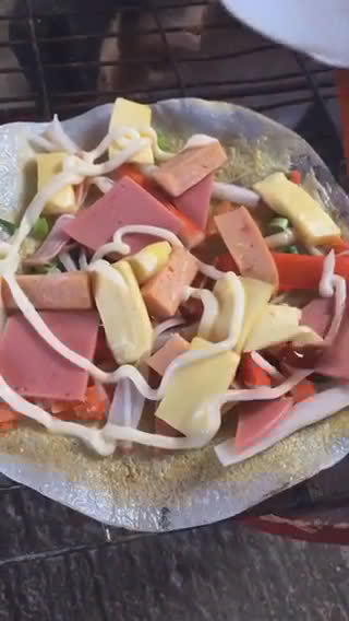 รูปขั้นตอนการทำที่ 6 ของ พิซซ่าเวียดนามเตาถ่าน🍕🌮