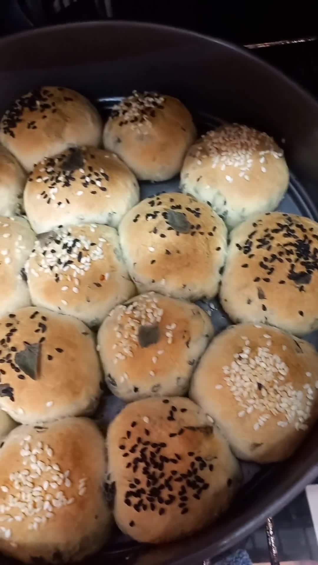 صورة لخطوة 4 من وصفة معجنات بالفرن (خلية النحل) 🐝