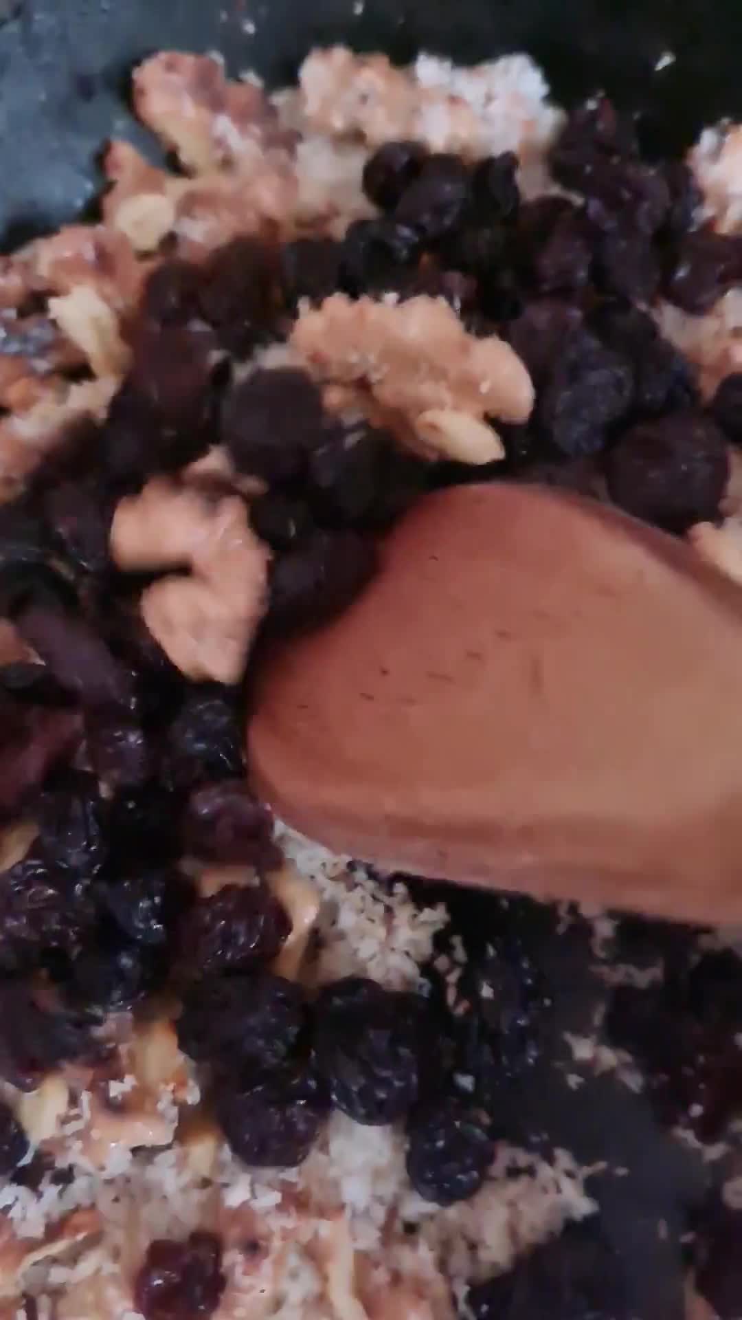Foto del paso 2 de la receta: Granola a la canela, sin azúcares agregados ni edulcorantes ni miel (proteica y vegana)