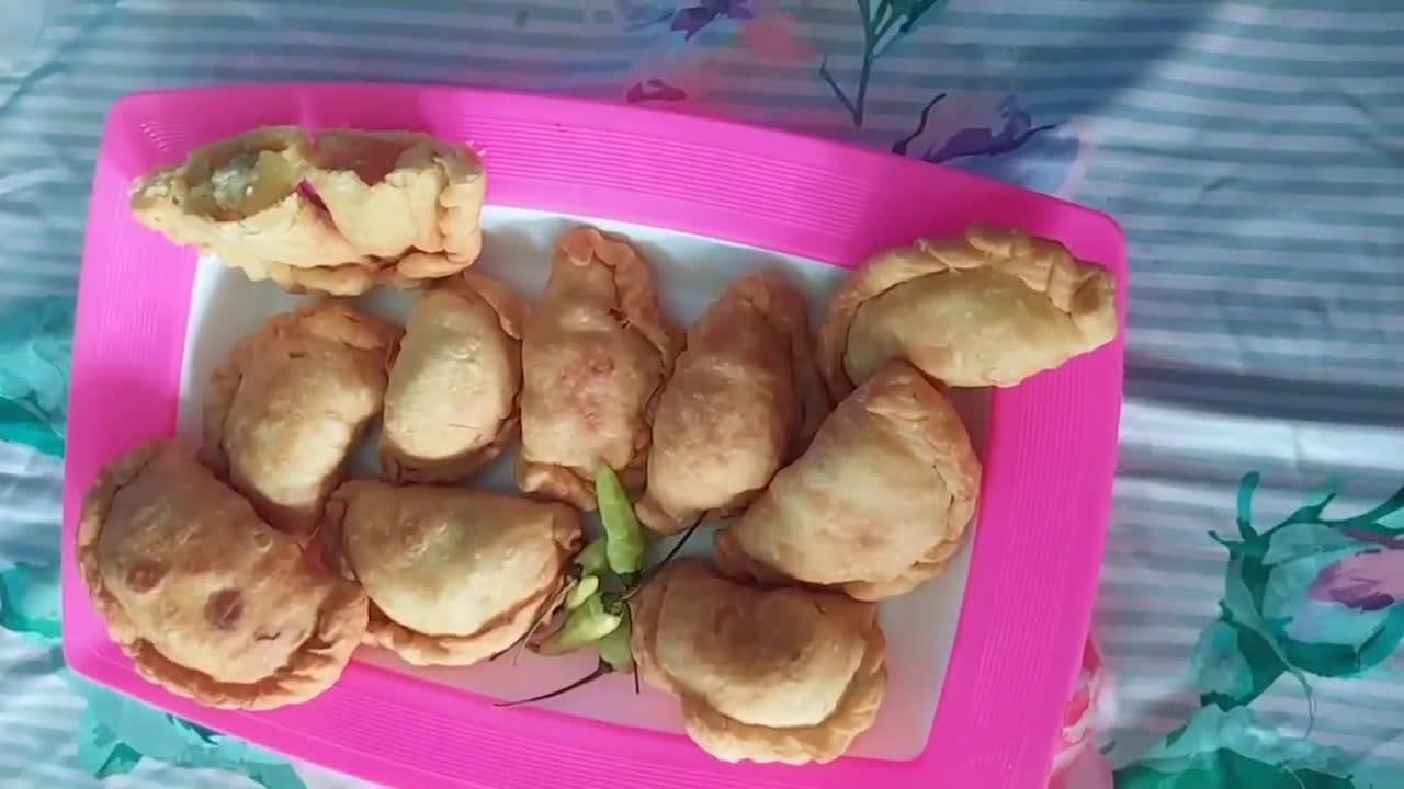 Foto langkah ke 7 dari resep Pastel kentang bumbu kari.
