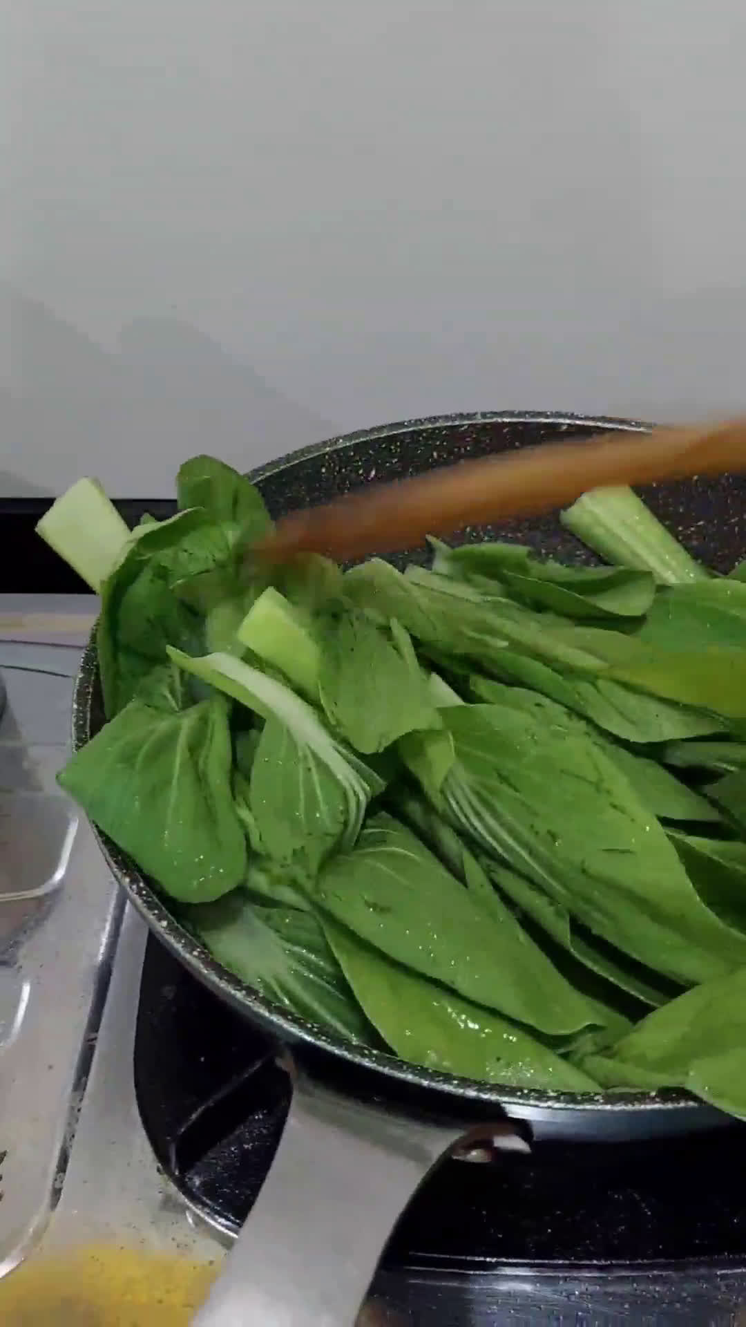 Foto langkah ke 2 dari resep 207. Tumis Bokchoy + jamur Champignon.