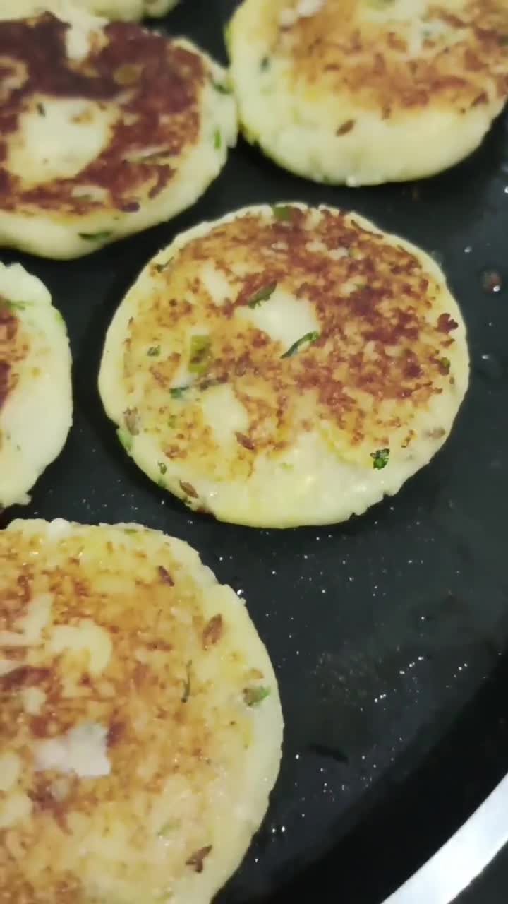 રગડા પેટીસ (Ragda Pattice Recipe In Gujarati) રેસીપી સ્ટેપ8ફોટો