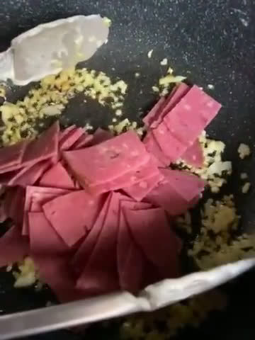 Foto langkah ke 2 dari resep Fettuccine Carbonara.