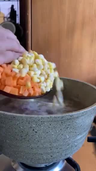 Foto langkah ke 3 dari resep Sup Bola Daging.