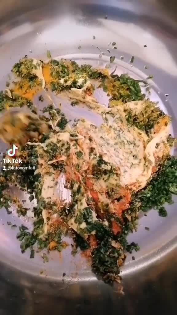 صورة لخطوة 1 من وصفة دجاج في الفران بالخضر